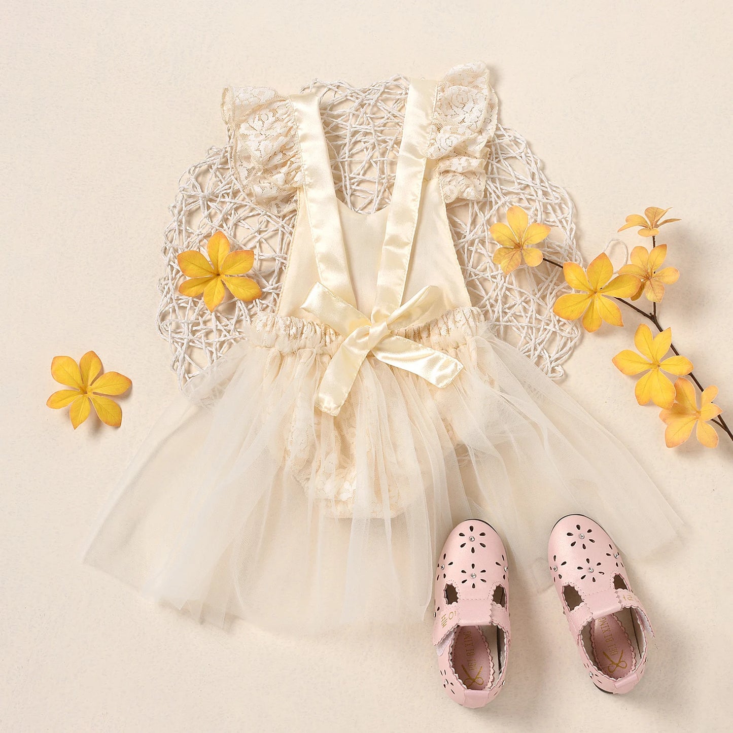 Vestido mameluco de cumpleaños para niñas pequeñas con costuras de malla, monos de encaje florales con estampado de una letra, disfraz de princesa de verano