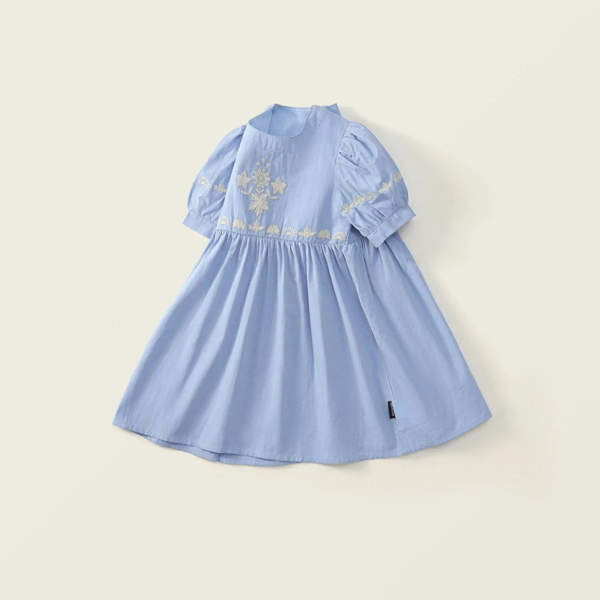 Vestido de Verano 2025 para Niña – Bordado Azul Cielo, Estilo Princesa con Mangas Cortas Abullonadas