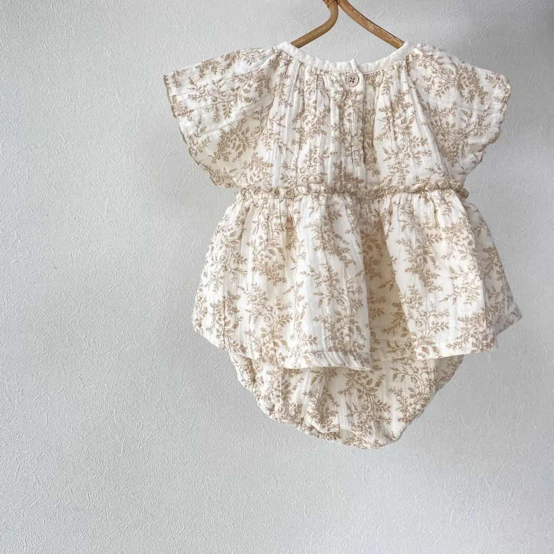 Body Floral para niña, ropa de bebé, novedad de verano, pelele pequeño con mangas voladoras, vestido para recién nacido, mono de una pieza