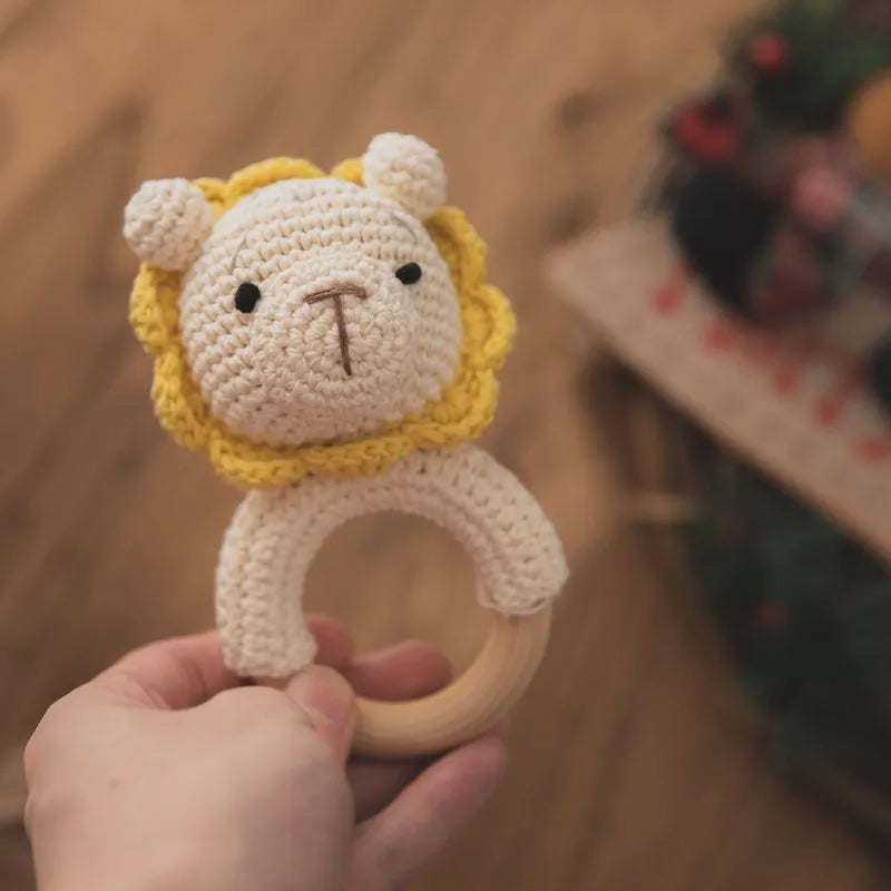 1 unidad de juguetes de sonajero para bebé, diseño de ganchillo de madera, conejo, conejo, zorro León, BearToy, regalo para recién nacido, mordedor de bebé, Crochet, nombre personalizado