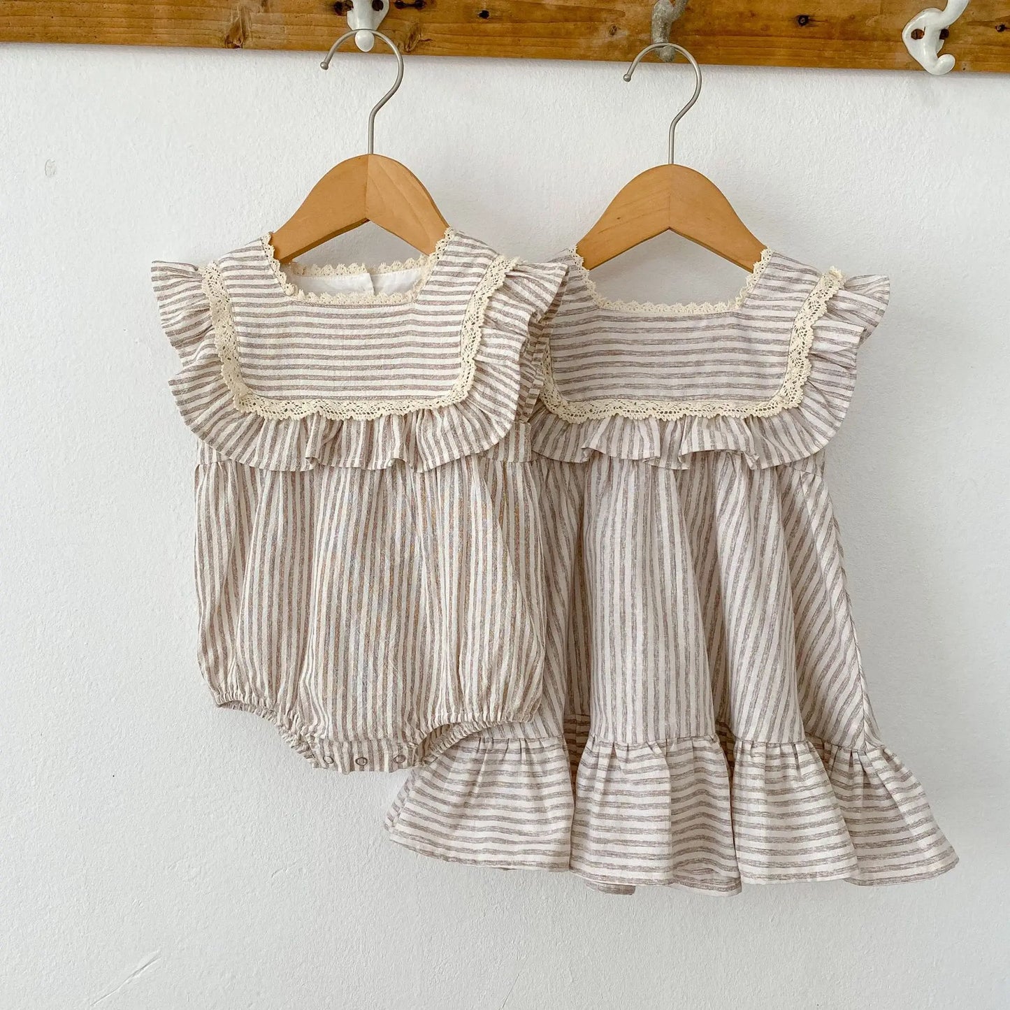 Ropa de moda para niñas de 0 a 6 años, vestido de encaje a rayas, novedad de verano, pelele para niñas, traje a juego para hermanas, vestidos de princesa