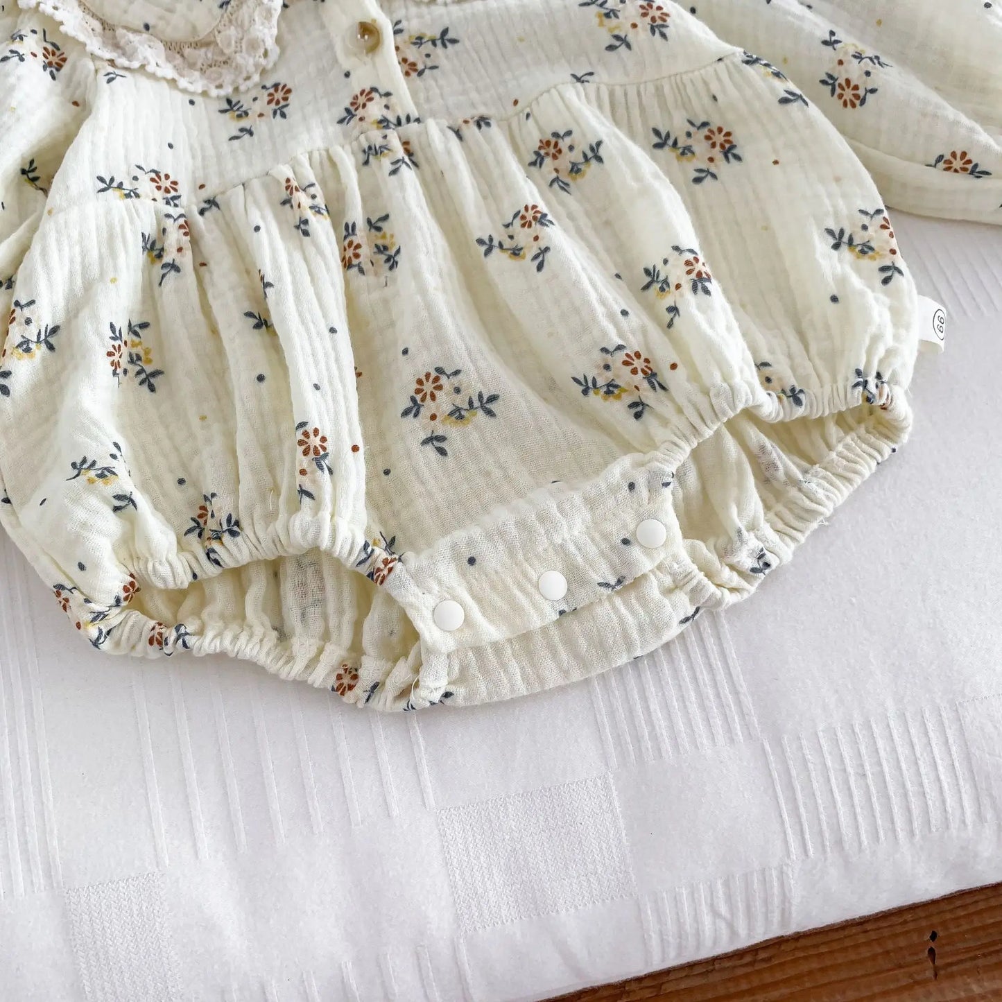 2025 primavera recién nacido bebé niñas mameluco + sombrero 2 uds solapa peleles florales niños moda ropa de bebé recién nacido niña mono
