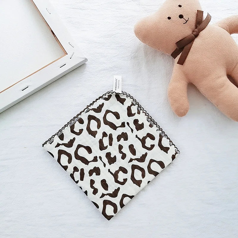 Toalla de algodón para la cara del bebé, artículos para bebé recién nacido, Baberos de muselina de 4 capas para bebé, pañuelo, toalla suave para Saliva, paños triangulares para alimentación y eructar