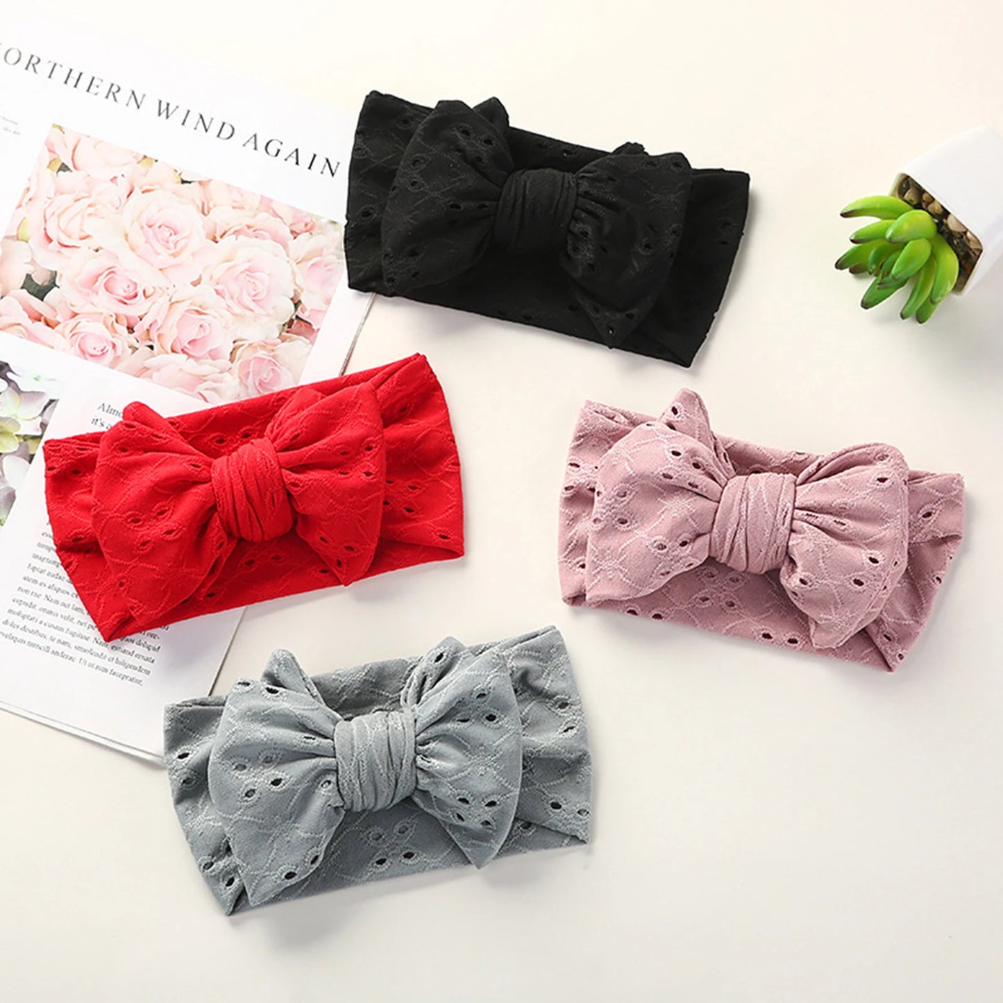 Banda para el pelo para bebé recién nacido, diadema de lazo elástico con agujero hueco de encaje bordado, accesorios para fotos, regalo de cumpleaños