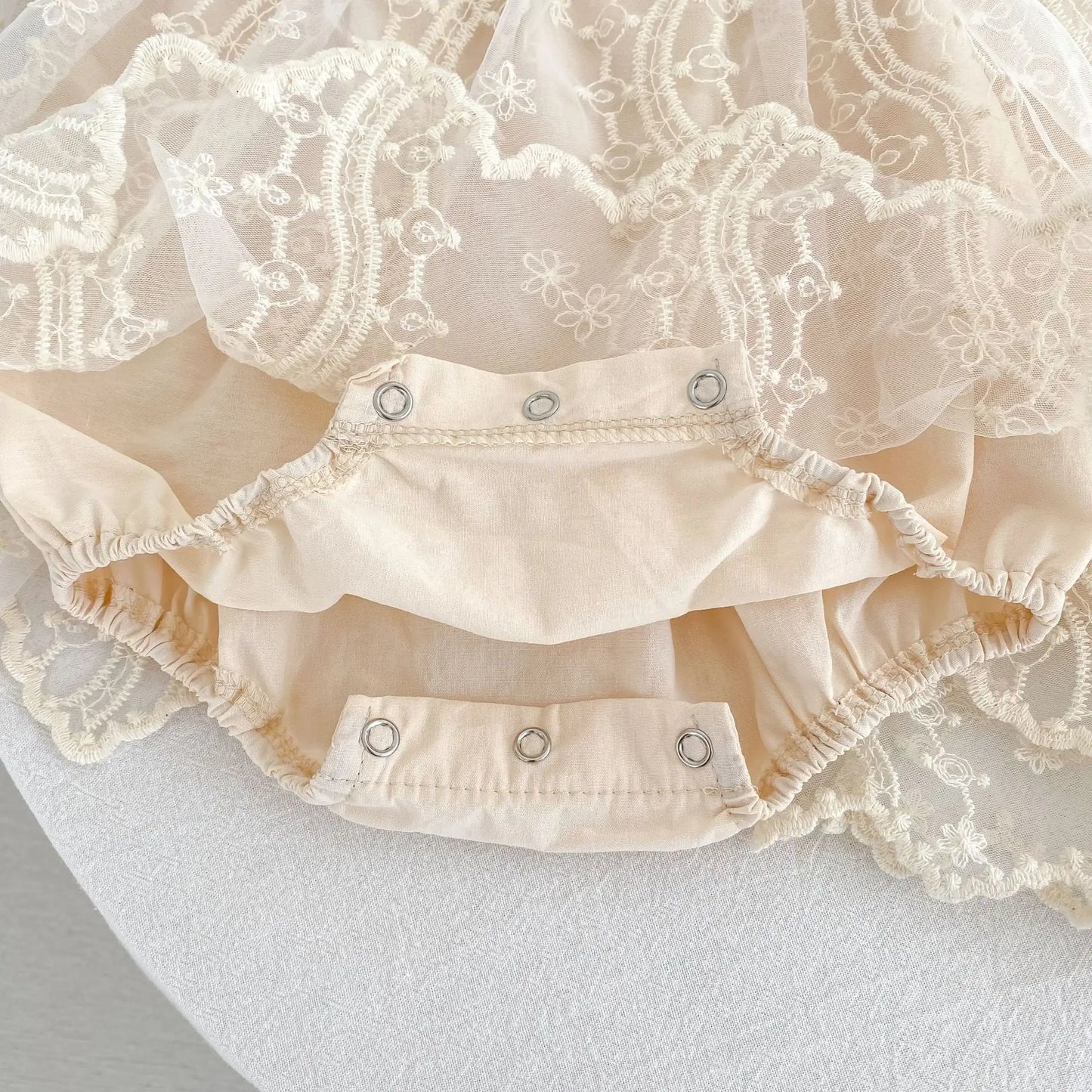 Nuevo vestido de hermanas para niñas pequeñas, vestidos de princesa de encaje, traje de verano para niñas, ropa infantil de algodón para hermanas gemelas