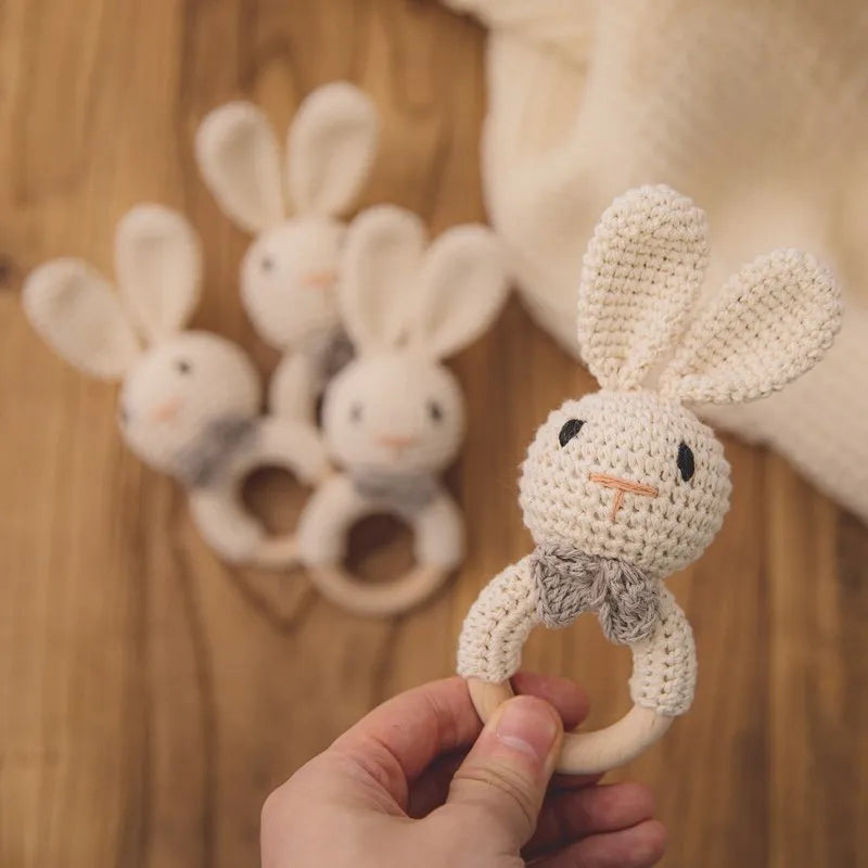 1 unidad de juguetes de sonajero para bebé, diseño de ganchillo de madera, conejo, conejo, zorro León, BearToy, regalo para recién nacido, mordedor de bebé, Crochet, nombre personalizado