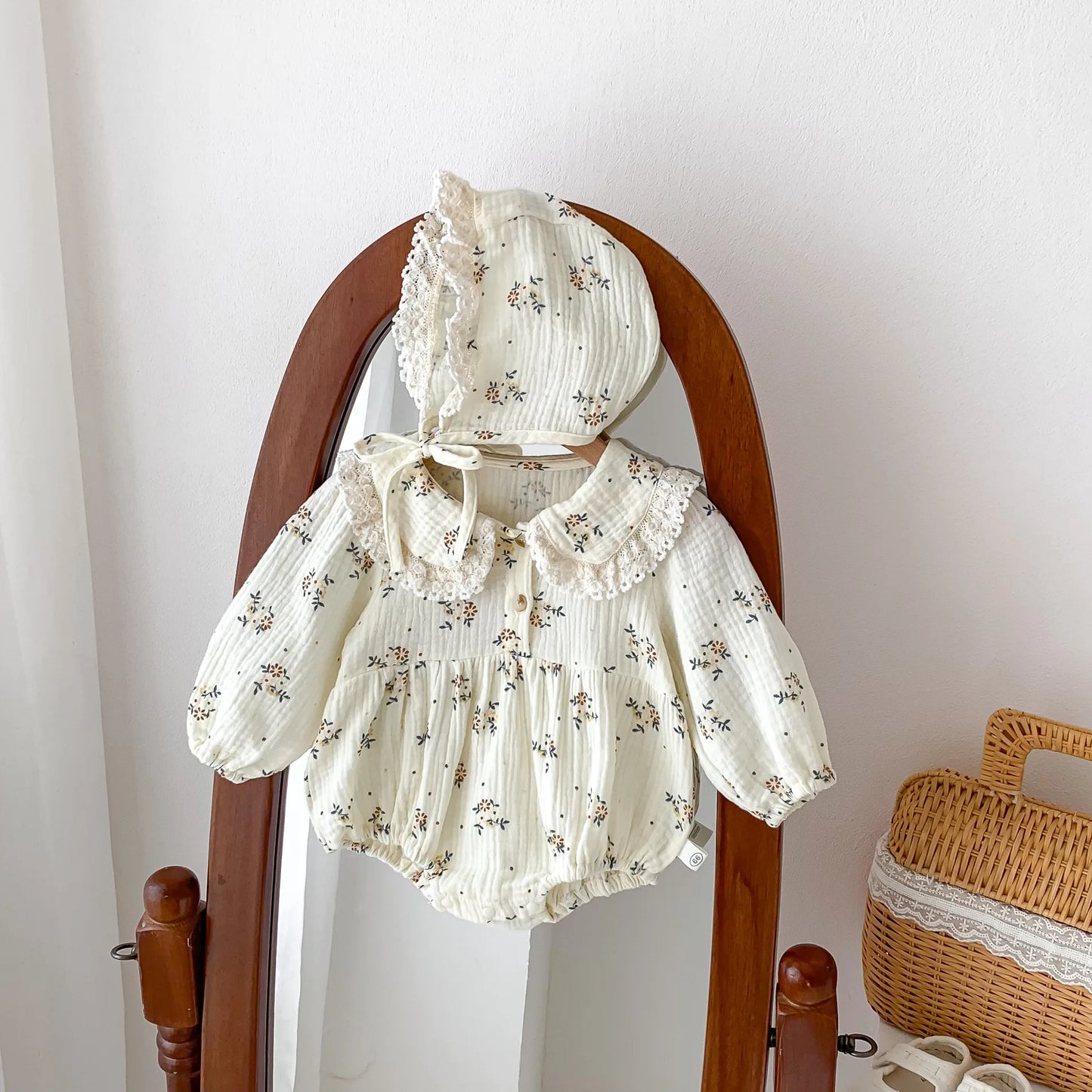 2025 primavera recién nacido bebé niñas mameluco + sombrero 2 uds solapa peleles florales niños moda ropa de bebé recién nacido niña mono