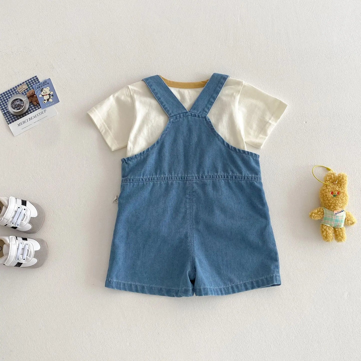 Camiseta de dibujos animados para bebé 2025, nuevo estilo de verano, camisa básica de Color contrastante a la moda para niño de 0 a 5 años, Top de oso para bebé a la moda