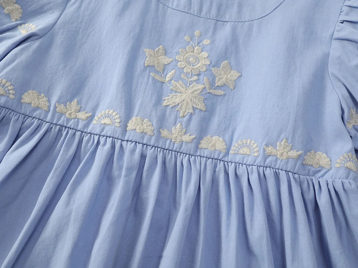 Vestido de Verano 2025 para Niña – Bordado Azul Cielo, Estilo Princesa con Mangas Cortas Abullonadas