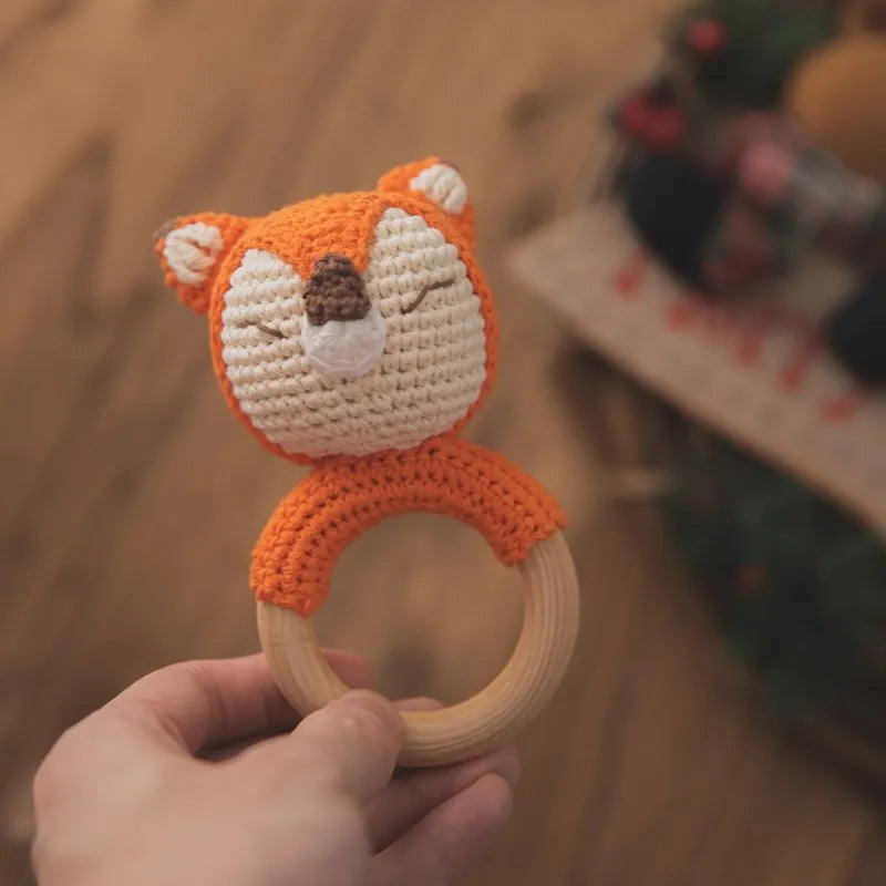 1 unidad de juguetes de sonajero para bebé, diseño de ganchillo de madera, conejo, conejo, zorro León, BearToy, regalo para recién nacido, mordedor de bebé, Crochet, nombre personalizado