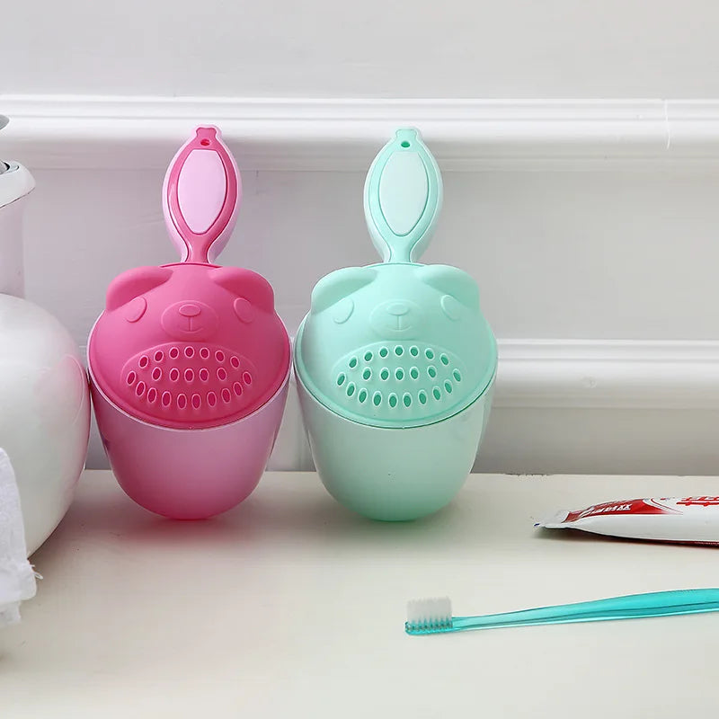 Taza de baño de oso de dibujos animados para bebé, taza de champú para ducha de niño recién nacido, cuchara de agua para ducha de bebé y niño, tazas de lavado de baño para 3 colores, 1 ud.