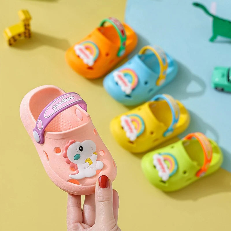Zapatillas de baño para chico, sandalias de dinosaurio de dibujos animados, sandalias de verano para niño y niña, zapatillas antideslizantes de plástico suave para jardín