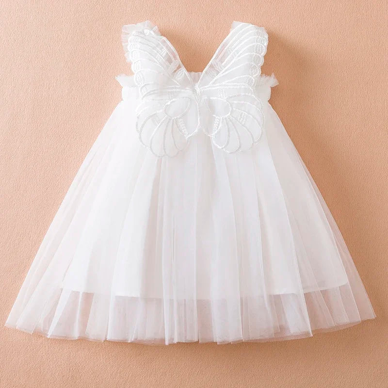 Vestido nuevo de verano para niñas, vestidos de princesa de malla con bordado de fresa y lazo de manga voladora, ropa para niñas de 1 a 5 años
