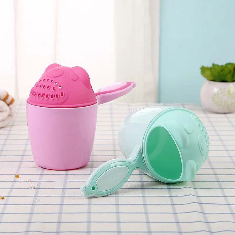 Taza de baño de oso de dibujos animados para bebé, taza de champú para ducha de niño recién nacido, cuchara de agua para ducha de bebé y niño, tazas de lavado de baño para 3 colores, 1 ud.