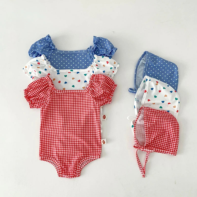 Bañador con gorro de baño para bebé, traje de baño de una pieza con estampado de corazón para niña, ropa de playa para niño pequeño
