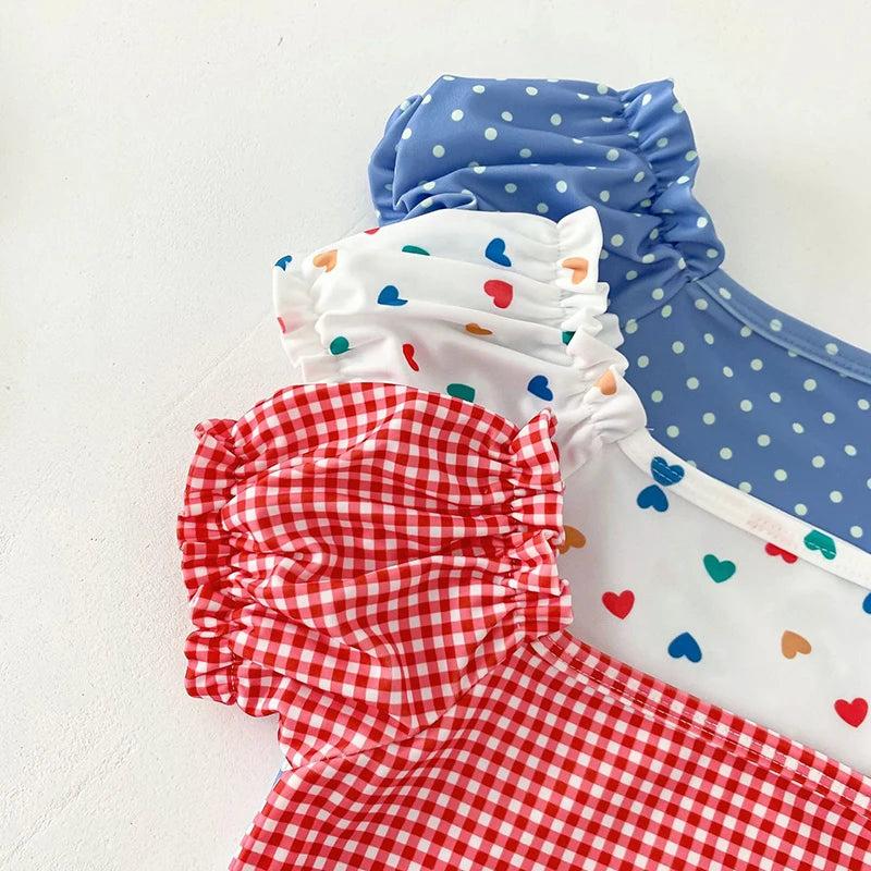 Bañador con gorro de baño para bebé, traje de baño de una pieza con estampado de corazón para niña, ropa de playa para niño pequeño