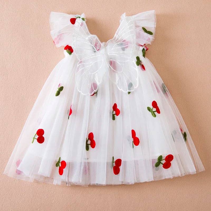 Vestido nuevo de verano para niñas, vestidos de princesa de malla con bordado de fresa y lazo de manga voladora, ropa para niñas de 1 a 5 años