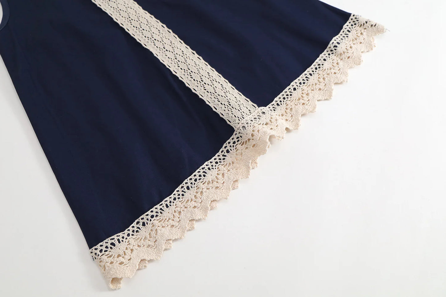 Vestido de retazos de encaje para niños verano 2025 nueva falda de chaleco sin mangas de encaje de estilo Retro para niñas