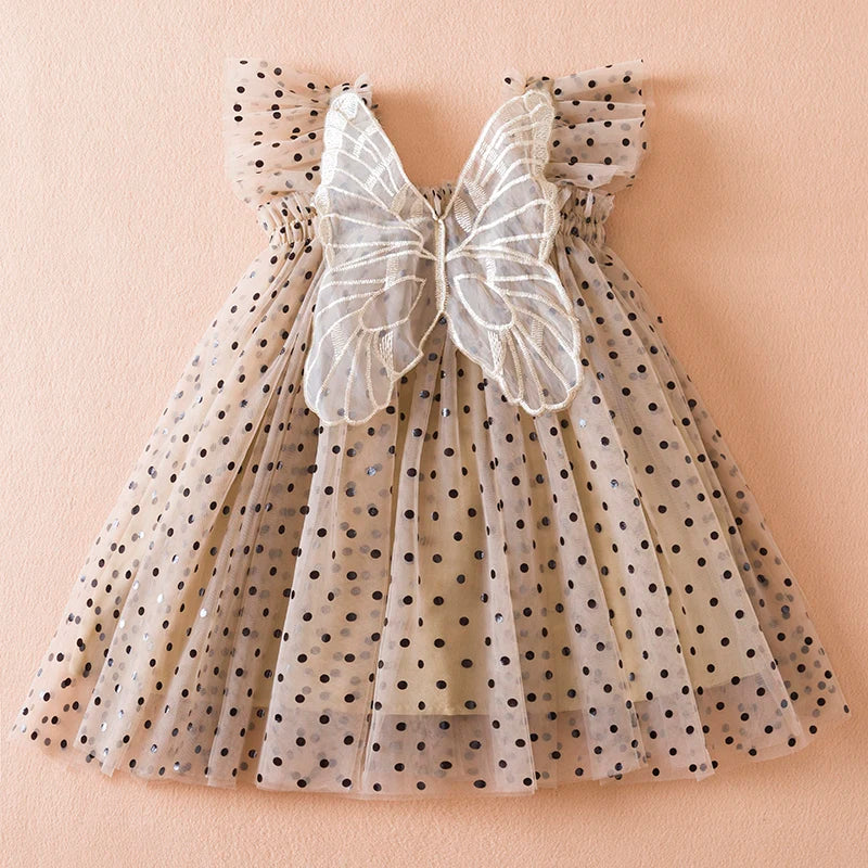 Vestido nuevo de verano para niñas, vestidos de princesa de malla con bordado de fresa y lazo de manga voladora, ropa para niñas de 1 a 5 años