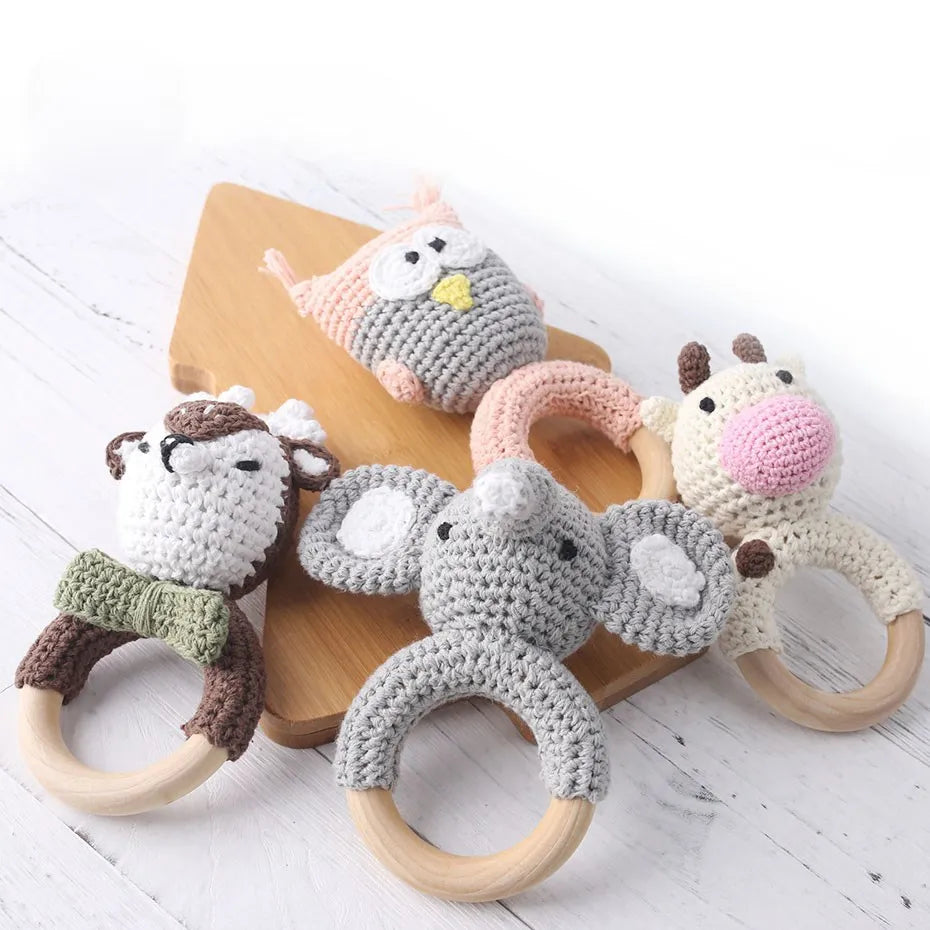 1 unidad de juguetes de sonajero para bebé, diseño de ganchillo de madera, conejo, conejo, zorro León, BearToy, regalo para recién nacido, mordedor de bebé, Crochet, nombre personalizado