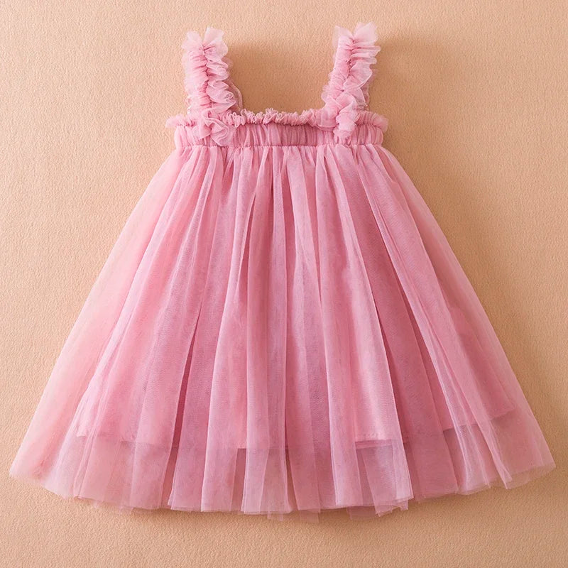 Vestido nuevo de verano para niñas, vestidos de princesa de malla con bordado de fresa y lazo de manga voladora, ropa para niñas de 1 a 5 años