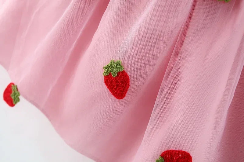(0-3 años) novedad de verano, vestido para niñas, vestido pequeño con manga voladora y lazo para niños, vestido de princesa fresco con fresas bordadas