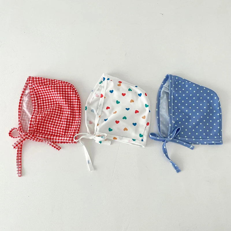 Bañador con gorro de baño para bebé, traje de baño de una pieza con estampado de corazón para niña, ropa de playa para niño pequeño