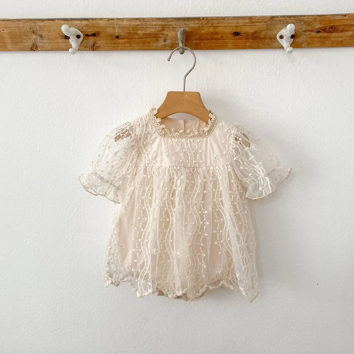 Nuevo vestido de hermanas para niñas pequeñas, vestidos de princesa de encaje, traje de verano para niñas, ropa infantil de algodón para hermanas gemelas
