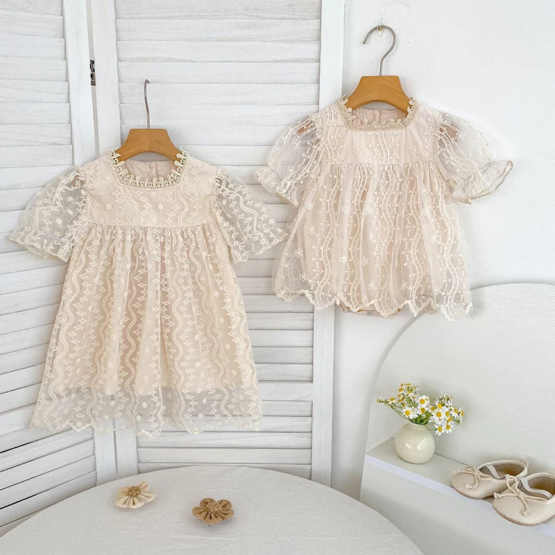 Nuevo vestido de hermanas para niñas pequeñas, vestidos de princesa de encaje, traje de verano para niñas, ropa infantil de algodón para hermanas gemelas