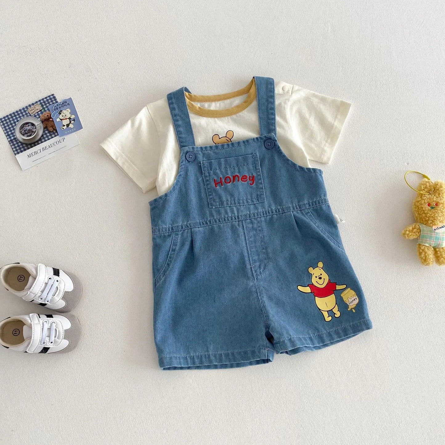 Camiseta de dibujos animados para bebé 2025, nuevo estilo de verano, camisa básica de Color contrastante a la moda para niño de 0 a 5 años, Top de oso para bebé a la moda