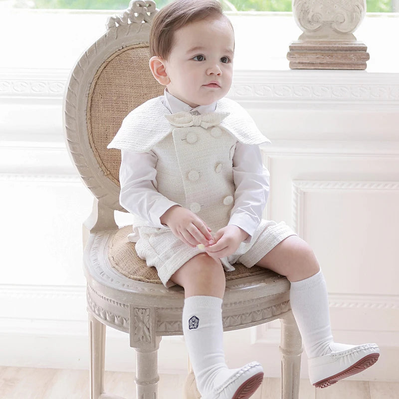 Trajes blancos para niños, vestido Formal de fiesta de bautismo a la moda, chaleco, chal, pantalones cortos, sombrero, conjuntos de 4 Uds., conjunto de ropa de Boutique de cumpleaños para niños