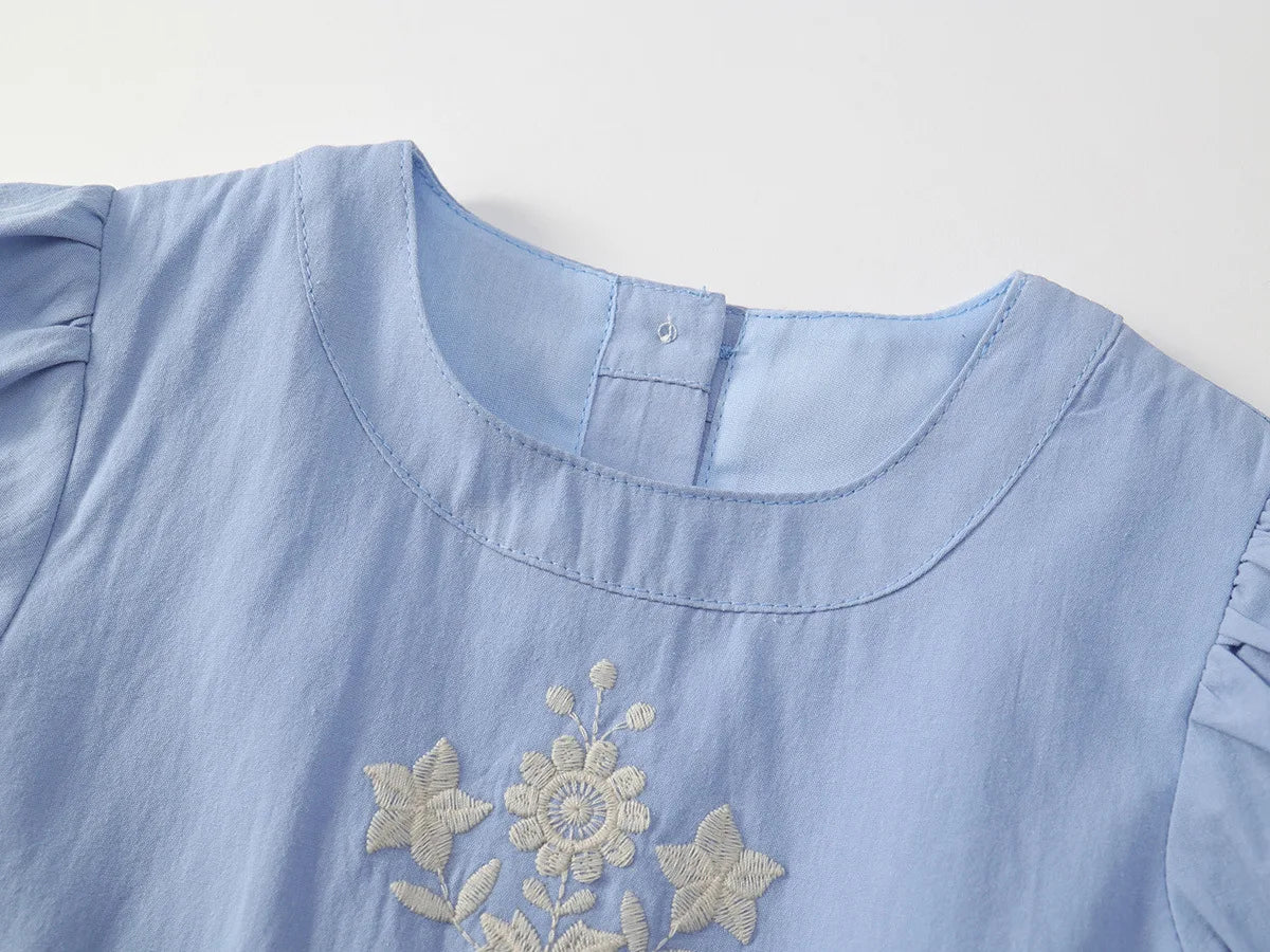 Vestido de Verano 2025 para Niña – Bordado Azul Cielo, Estilo Princesa con Mangas Cortas Abullonadas