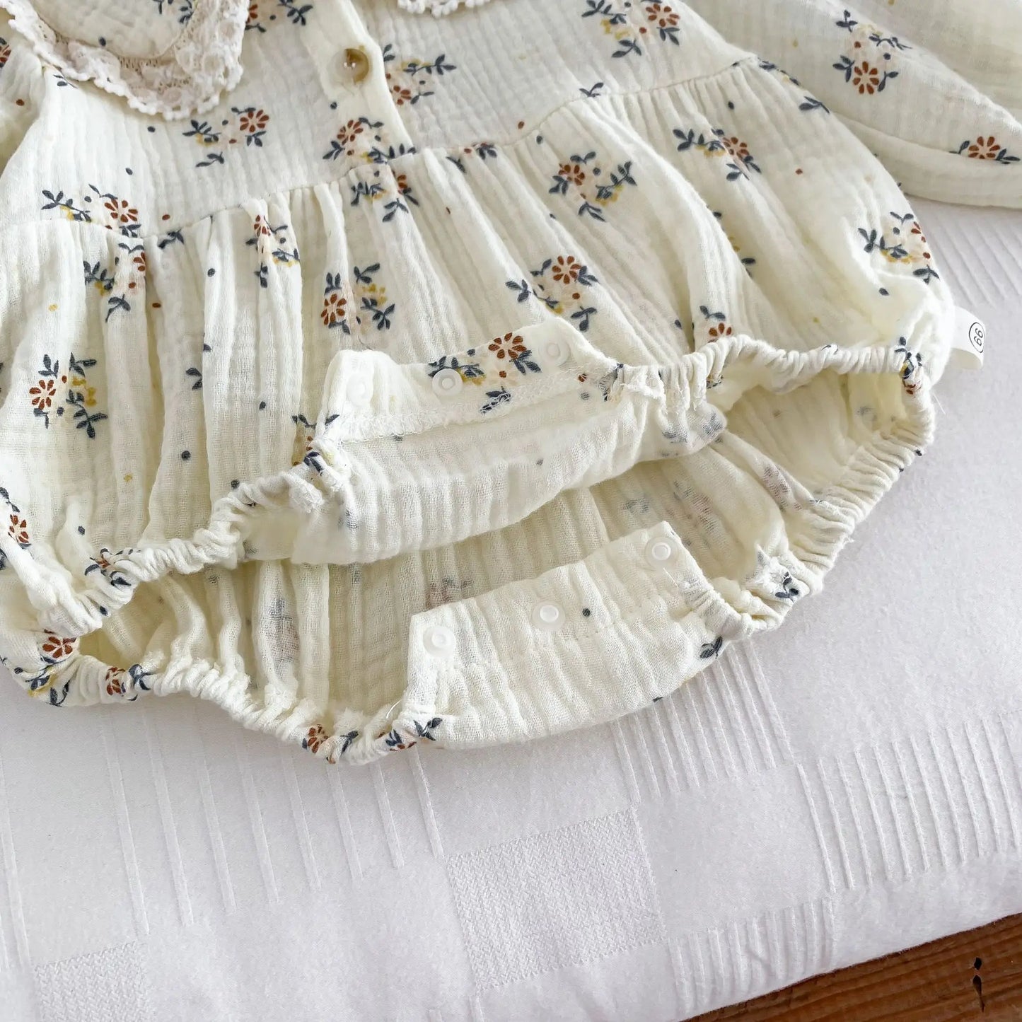 2025 primavera recién nacido bebé niñas mameluco + sombrero 2 uds solapa peleles florales niños moda ropa de bebé recién nacido niña mono