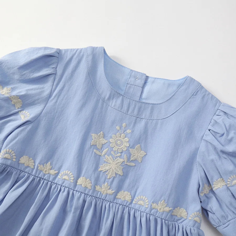 Vestido de Verano 2025 para Niña – Bordado Azul Cielo, Estilo Princesa con Mangas Cortas Abullonadas