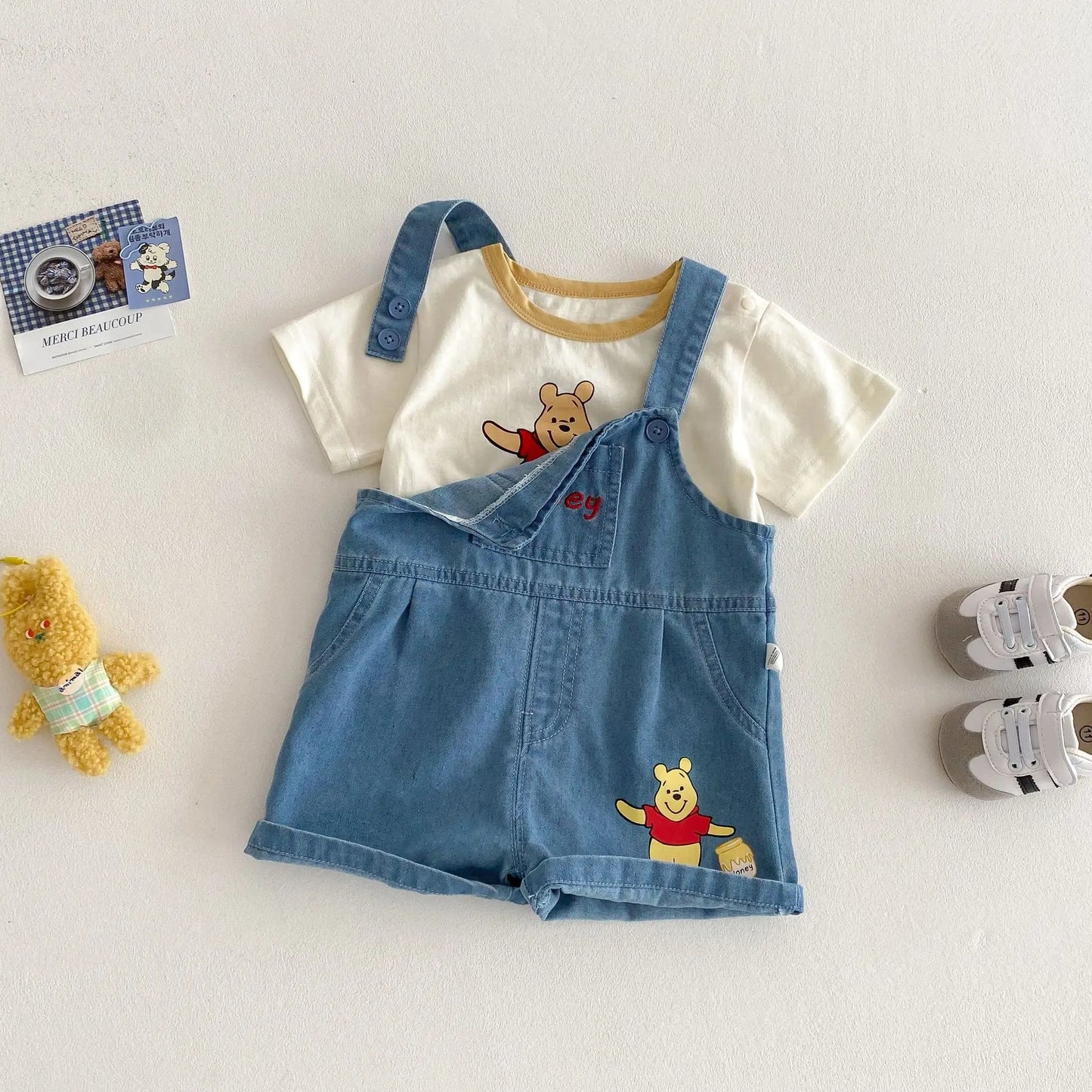Camiseta de dibujos animados para bebé 2025, nuevo estilo de verano, camisa básica de Color contrastante a la moda para niño de 0 a 5 años, Top de oso para bebé a la moda