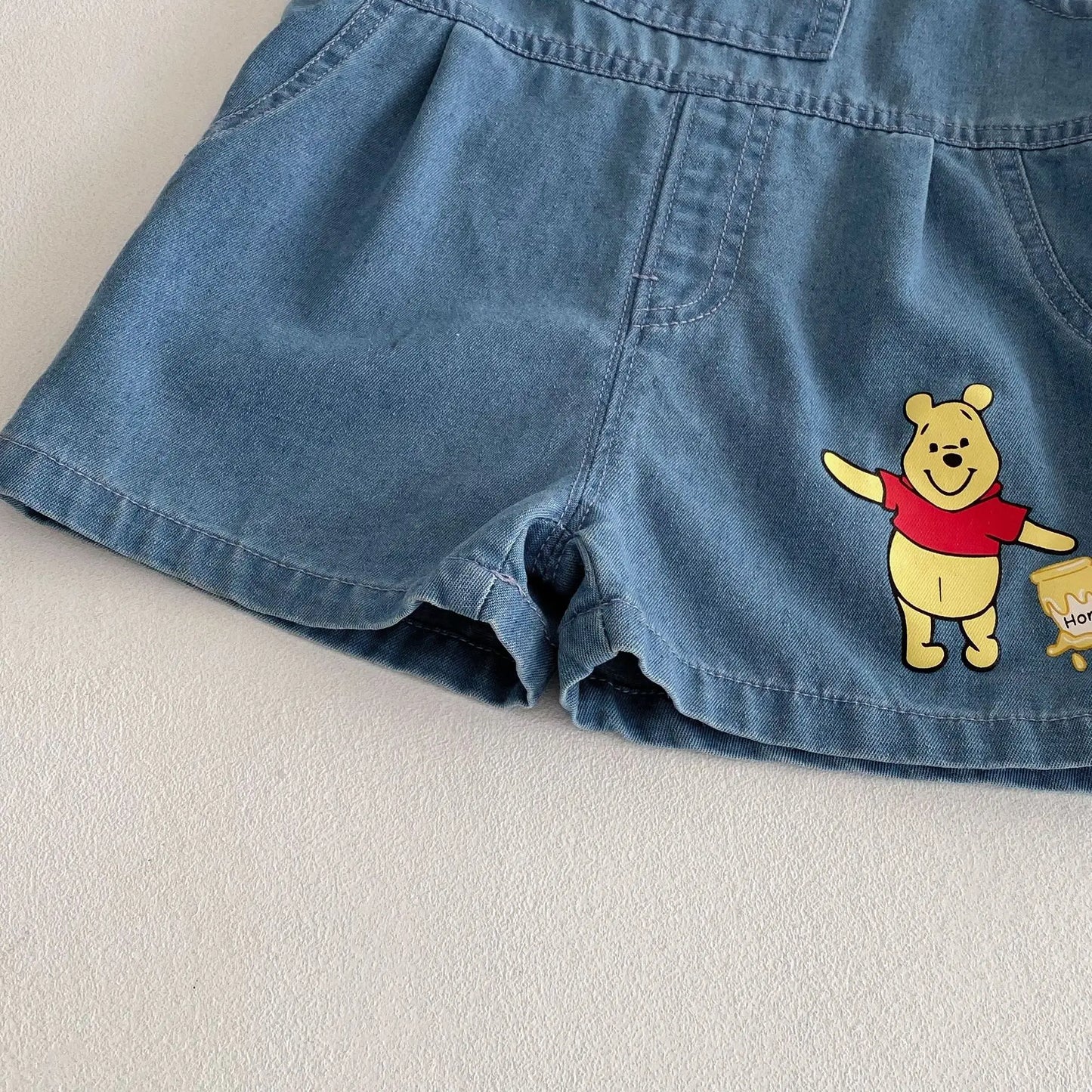 Camiseta de dibujos animados para bebé 2025, nuevo estilo de verano, camisa básica de Color contrastante a la moda para niño de 0 a 5 años, Top de oso para bebé a la moda