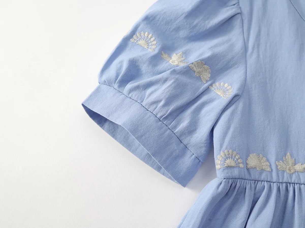 Vestido de Verano 2025 para Niña – Bordado Azul Cielo, Estilo Princesa con Mangas Cortas Abullonadas