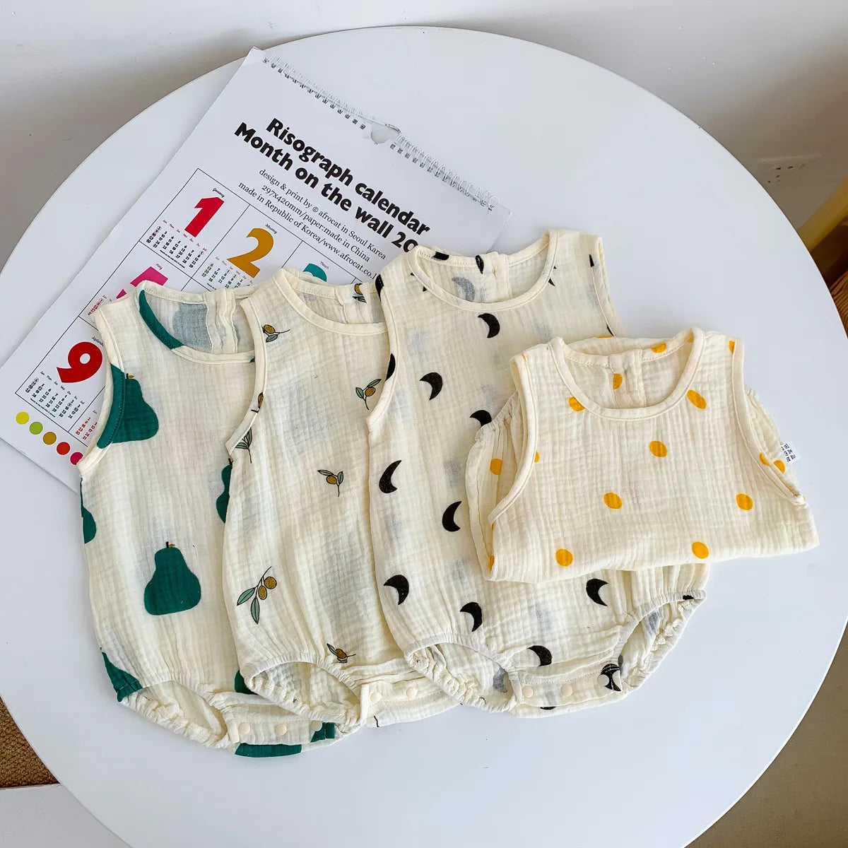 2023 nuevo en verano, trajes de algodón de tela arrugada para bebés recién nacidos, monos informales para niños, monos para niños pequeños