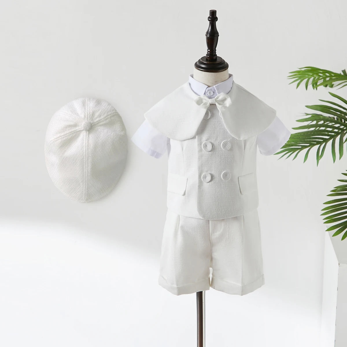 Trajes blancos para niños, vestido Formal de fiesta de bautismo a la moda, chaleco, chal, pantalones cortos, sombrero, conjuntos de 4 Uds., conjunto de ropa de Boutique de cumpleaños para niños