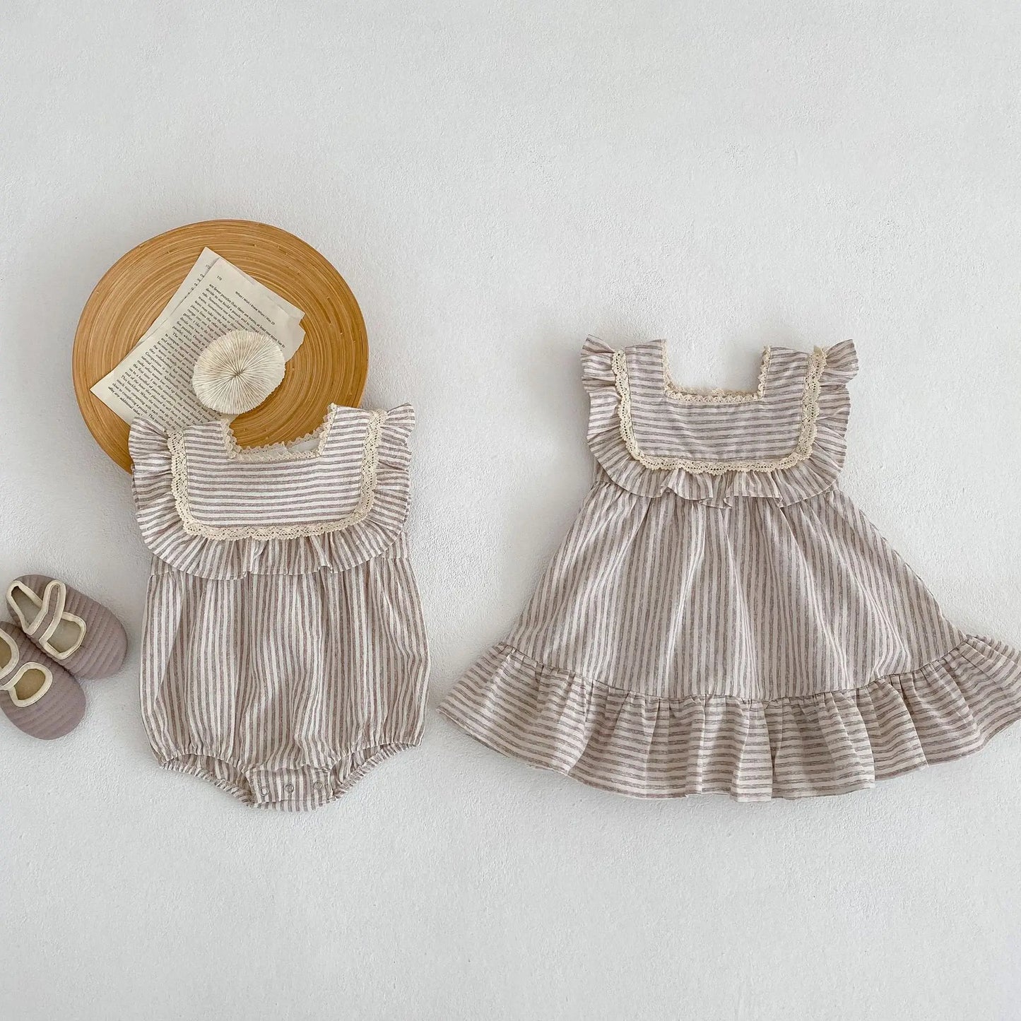 Ropa de moda para niñas de 0 a 6 años, vestido de encaje a rayas, novedad de verano, pelele para niñas, traje a juego para hermanas, vestidos de princesa