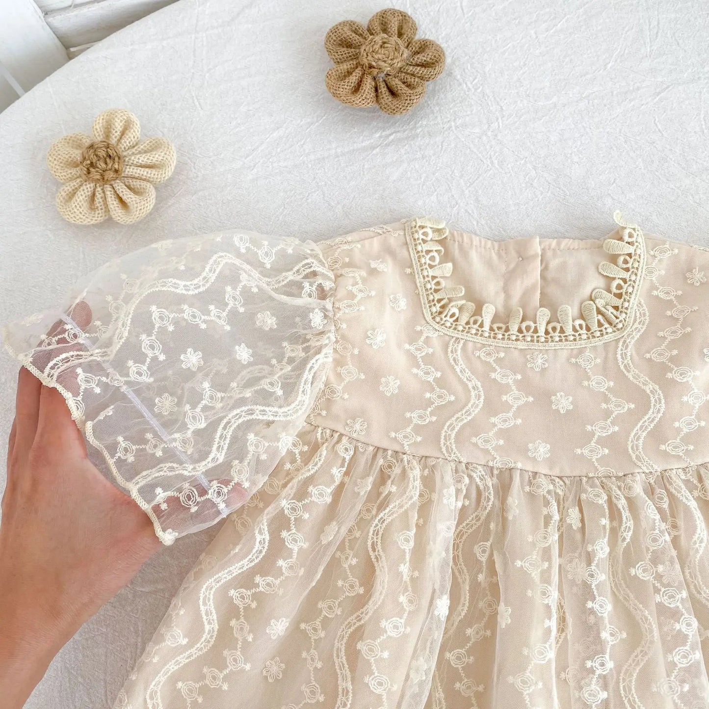 Nuevo vestido de hermanas para niñas pequeñas, vestidos de princesa de encaje, traje de verano para niñas, ropa infantil de algodón para hermanas gemelas