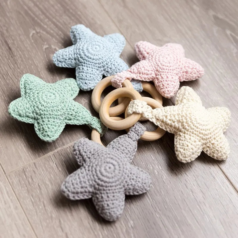 1 unidad de juguetes de sonajero para bebé, diseño de ganchillo de madera, conejo, conejo, zorro León, BearToy, regalo para recién nacido, mordedor de bebé, Crochet, nombre personalizado