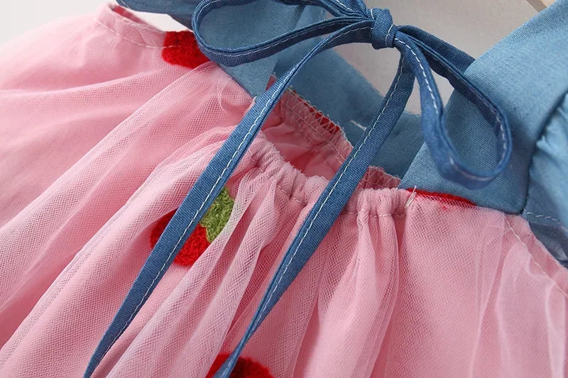 (0-3 años) novedad de verano, vestido para niñas, vestido pequeño con manga voladora y lazo para niños, vestido de princesa fresco con fresas bordadas