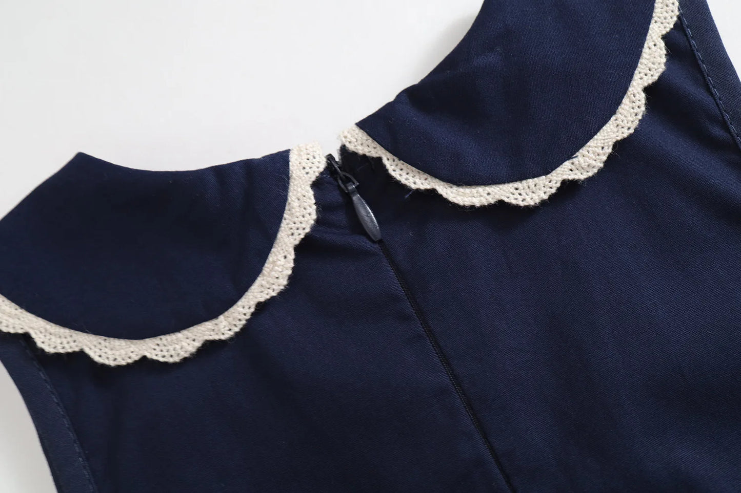 Vestido de retazos de encaje para niños verano 2025 nueva falda de chaleco sin mangas de encaje de estilo Retro para niñas