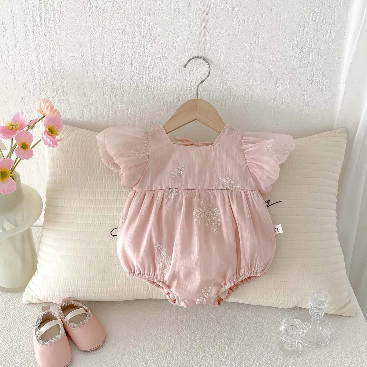 Nuevo mono de verano para niña, bonito mono de algodón bordado con manga de burbuja, ropa cómoda para niños adecuada para 0-2 años