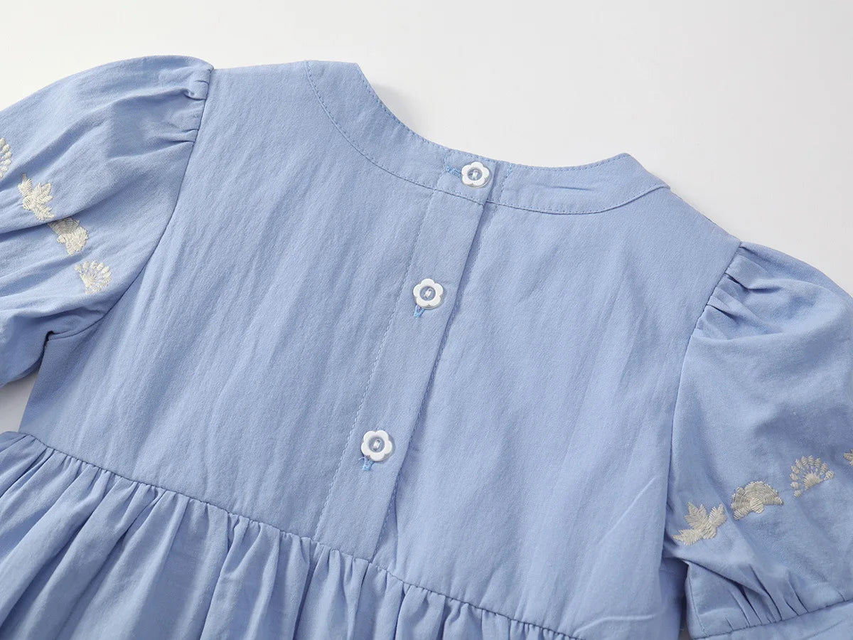 Vestido de Verano 2025 para Niña – Bordado Azul Cielo, Estilo Princesa con Mangas Cortas Abullonadas
