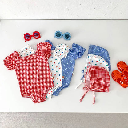 Bañador con gorro de baño para bebé, traje de baño de una pieza con estampado de corazón para niña, ropa de playa para niño pequeño