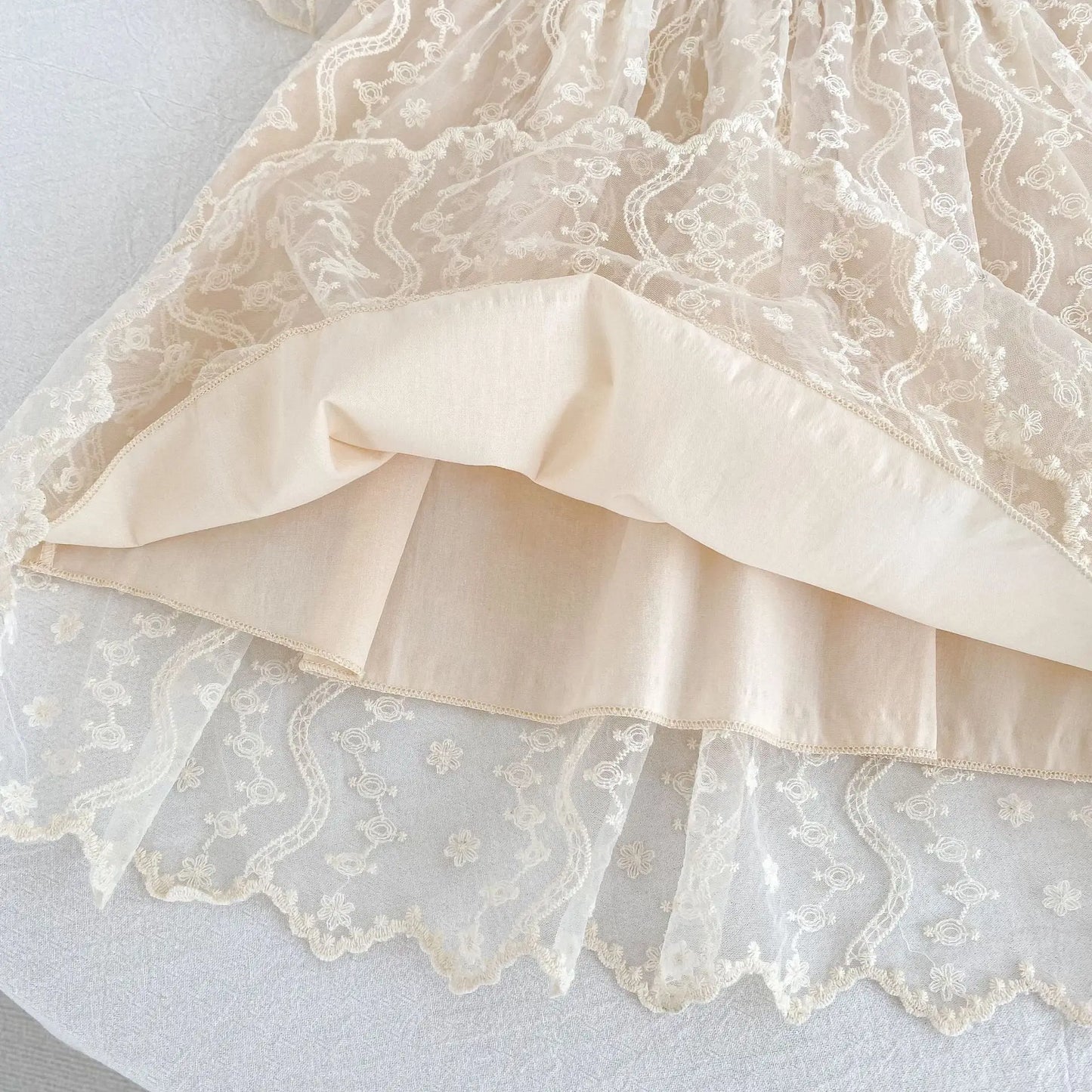 Nuevo vestido de hermanas para niñas pequeñas, vestidos de princesa de encaje, traje de verano para niñas, ropa infantil de algodón para hermanas gemelas