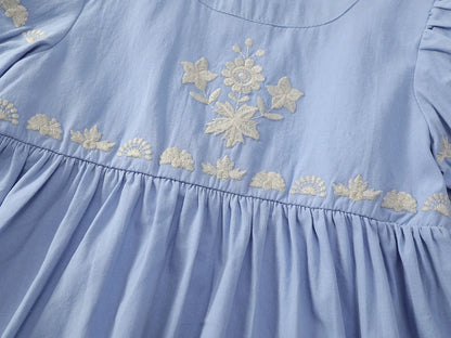 Vestido de Verano 2025 para Niña – Bordado Azul Cielo, Estilo Princesa con Mangas Cortas Abullonadas