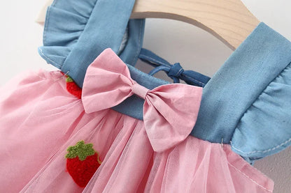 (0-3 años) novedad de verano, vestido para niñas, vestido pequeño con manga voladora y lazo para niños, vestido de princesa fresco con fresas bordadas